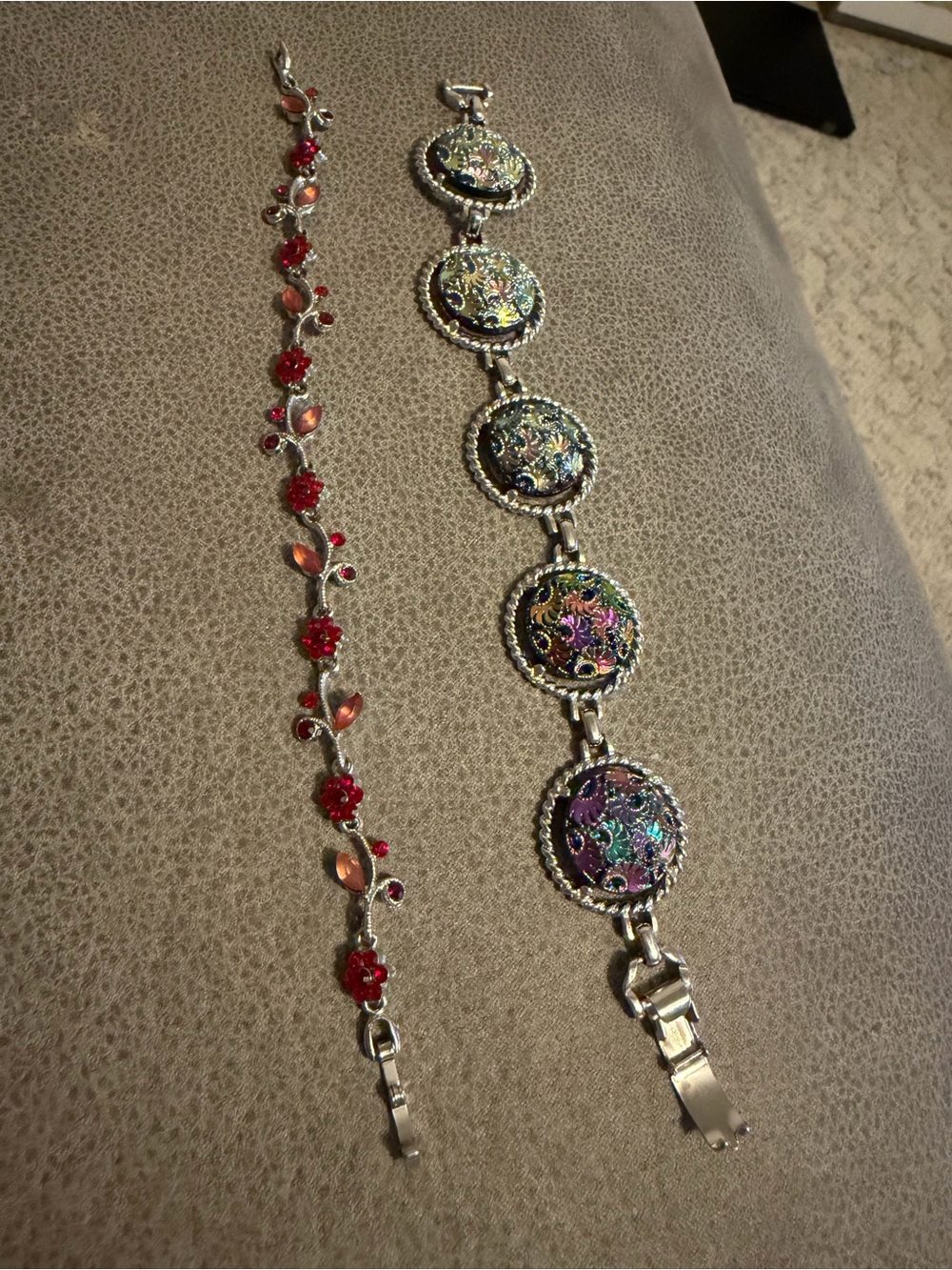 Red Floral Crystal Bracelet – Unbranded Women's Jewelry